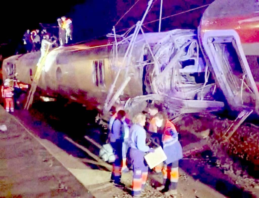 Spain Highspeed train collision 39 dead dozens injured death toll expected to rise
